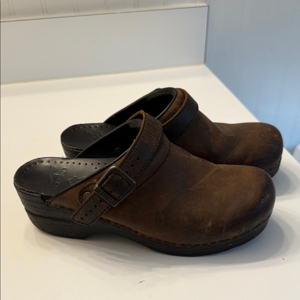Dansko Brown Leather clogs with Buckle